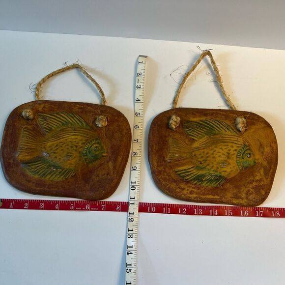 2 Vintage Pottery Fish Wall Hanging - Picture 8 of 8
